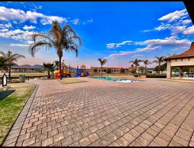 LAND FOR SALE IN THE ISLANDS ESTATES